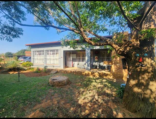 7 BEDROOM HOUSE FOR SALE IN MIDDELVLEI AH